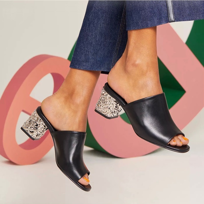 エルメスレディースブラックサンダルe237