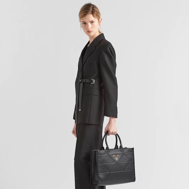 プラダレディースブラックトートバッグr679