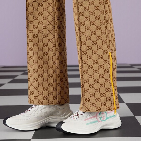 グッチユニセックスホワイトu945