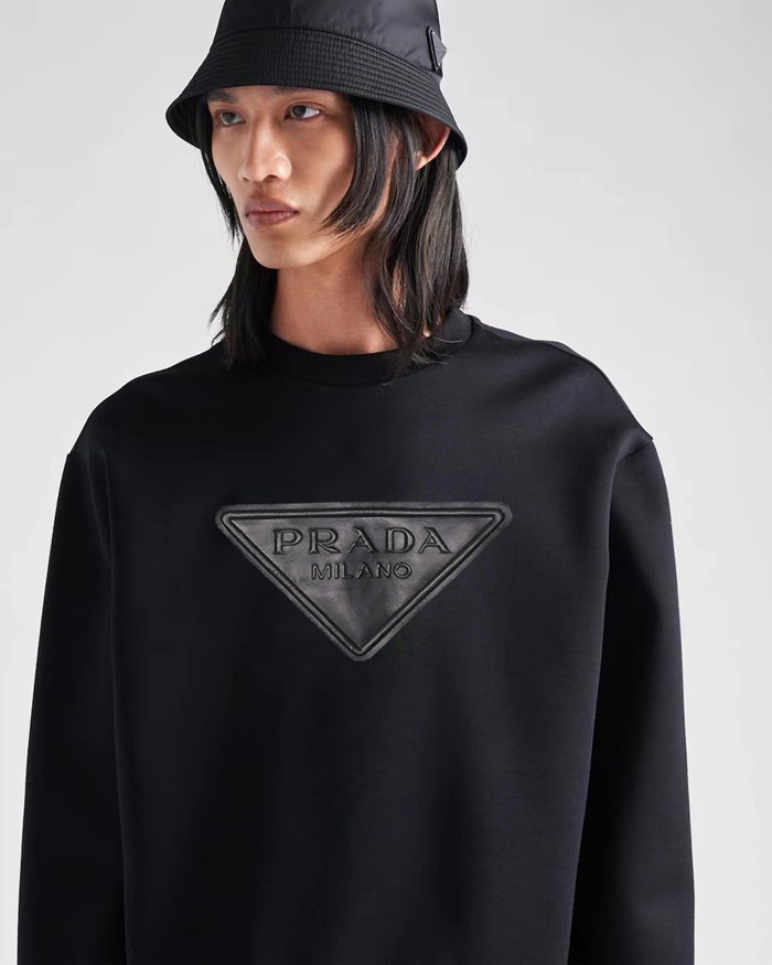 プラダメンズクルーネックブラックスウェットシャツr691
