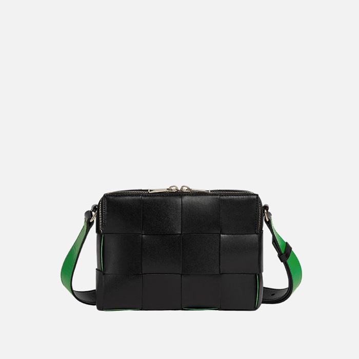 ボッテガヴェネタメンズカーフスキンカセットカメラバッグv132