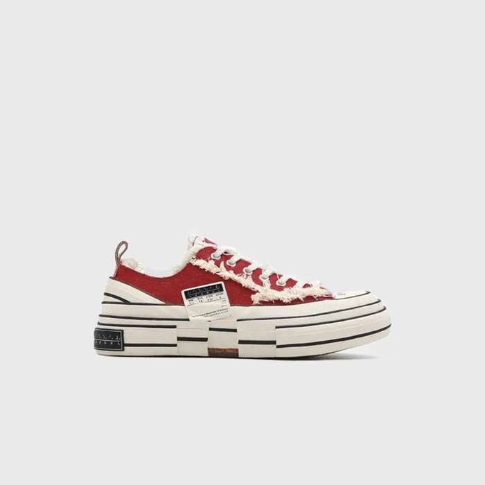 エックスヴェッセルユニセックスローレッドスニーカー.v14