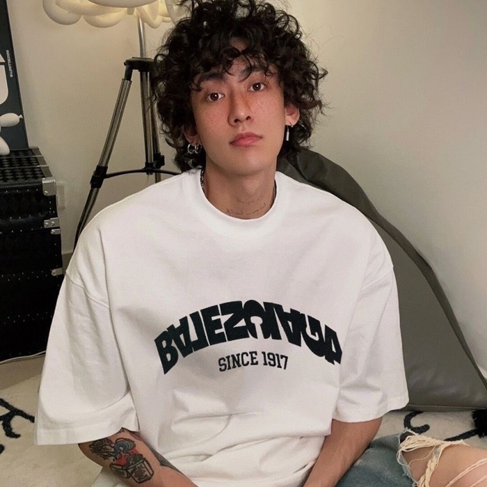 バレンシアガメンズホワイトクルーネック半袖Tシャツa598