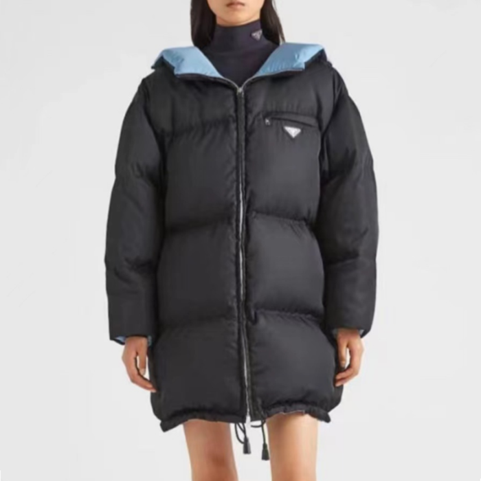 プラダレディースブラックダウンパディングr751