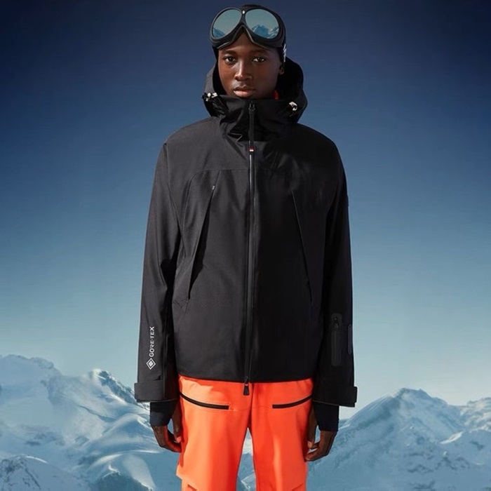 モンクレールメンズカジュアルブラックダウンジャケットo175