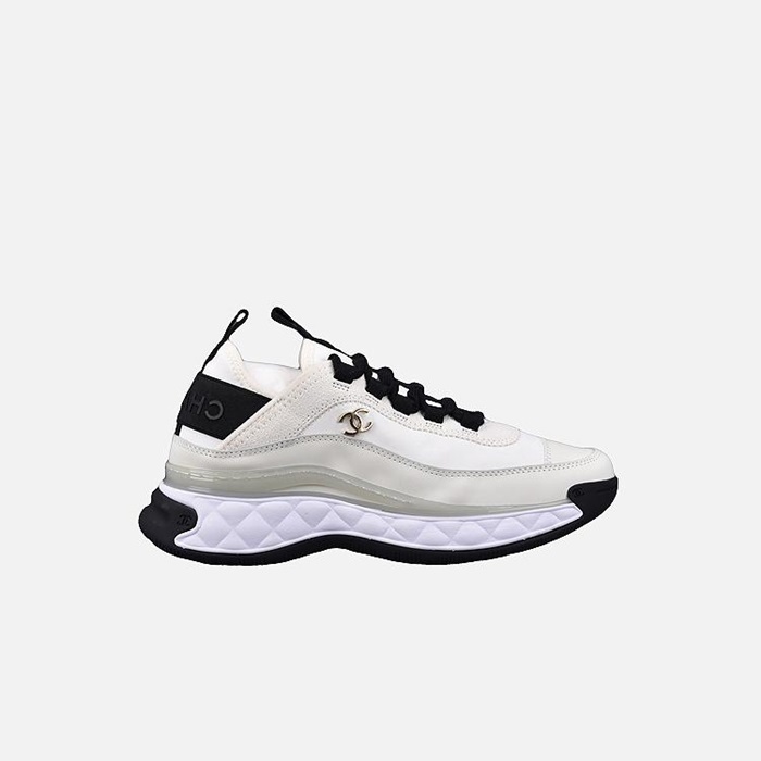 シャネルレディースホワイトスニーカーh524