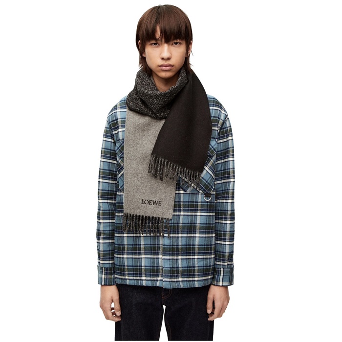 ロエベメンズブラックマフラーc806