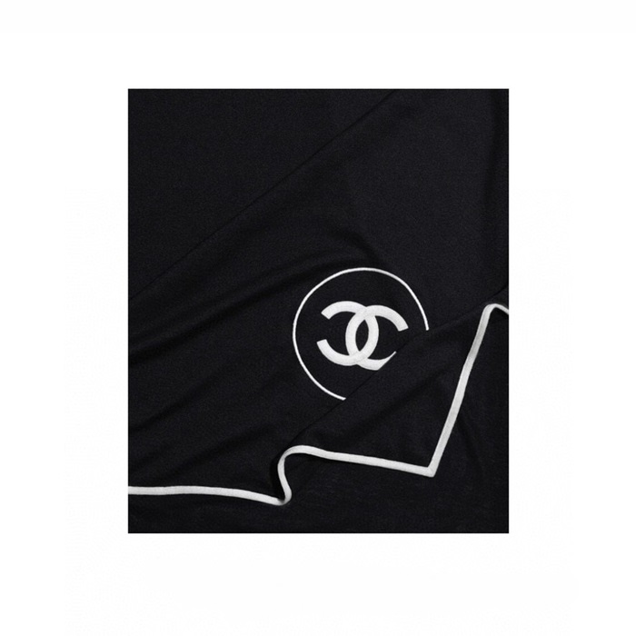 シャネルレディースホワイトマフラーh567