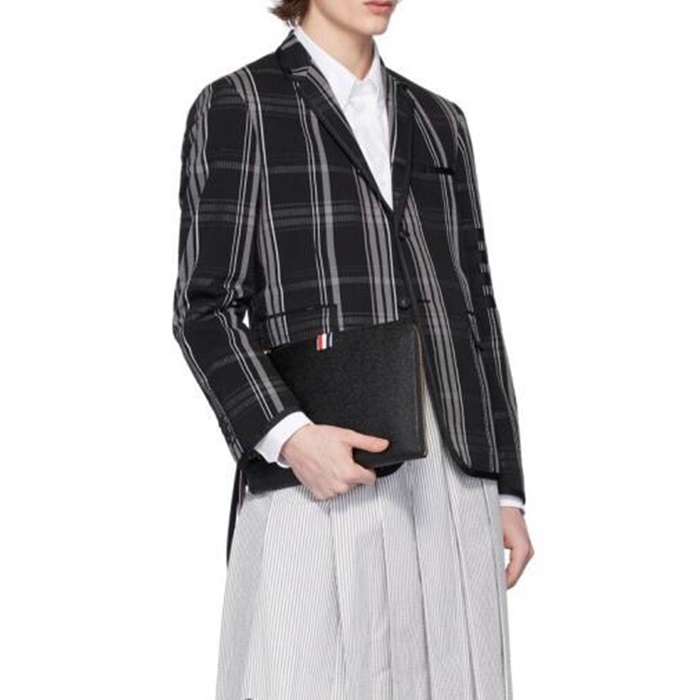 トムブラウンメンズブラッククラッチバッグh116