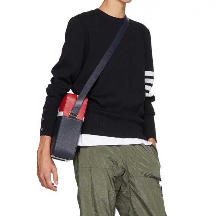 トムブラウンメンズレッドクロスバッグh127