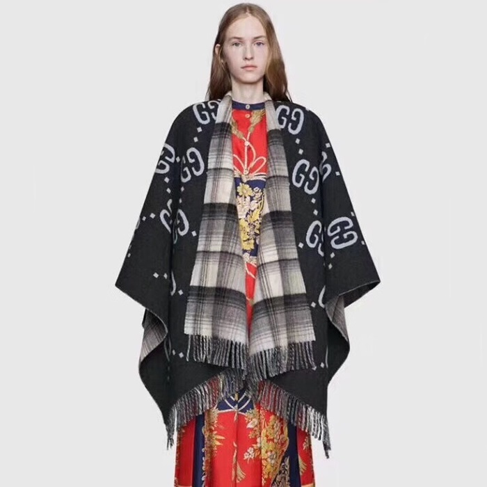 グッチレディースブラック両面ポンチョu1088