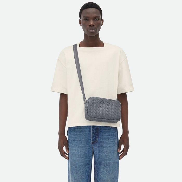 ボッテガヴェネタメンズグレーカメラバッグv252