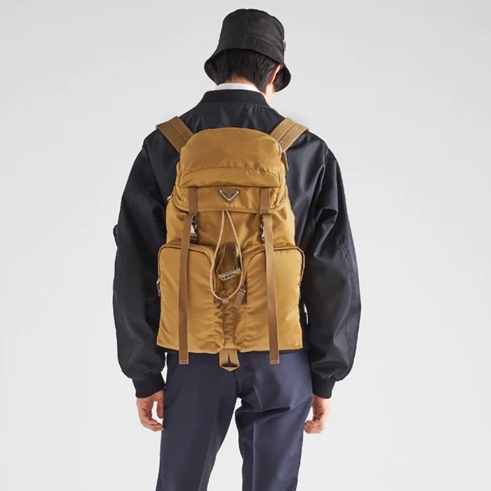 プラダメンズリナイロンキャメルバックパックr829