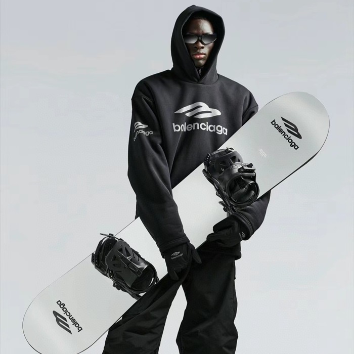 バレンシアガメンズブラックフーディa841