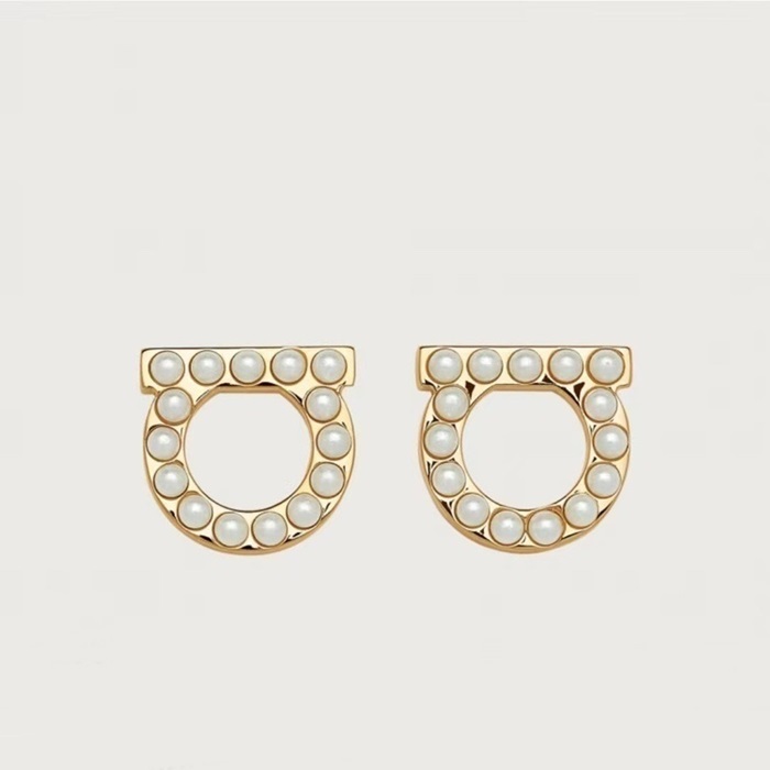 サルヴァトーレフェラガモレディースピアスc526