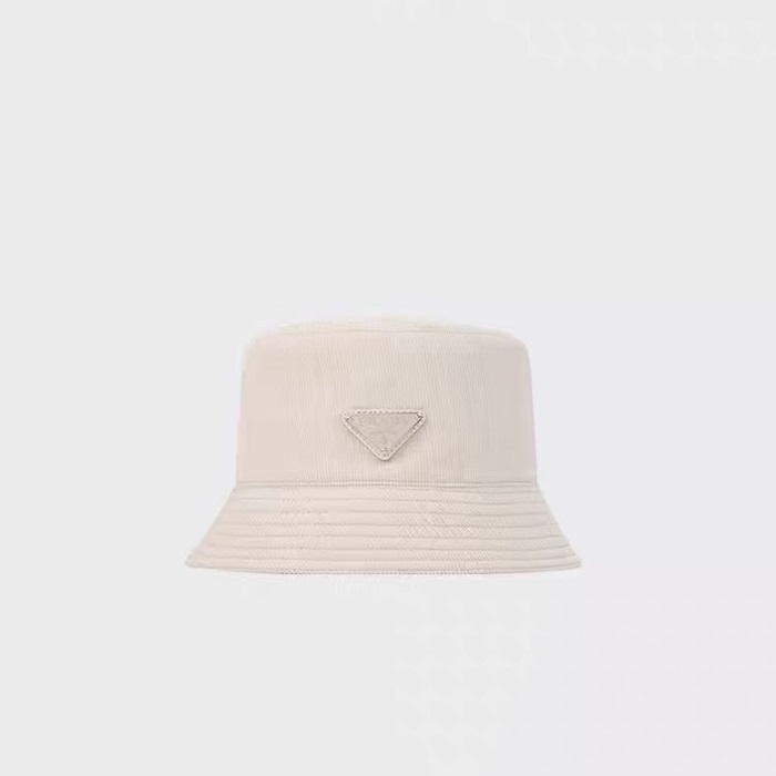 プラダユニセックスホワイトr861