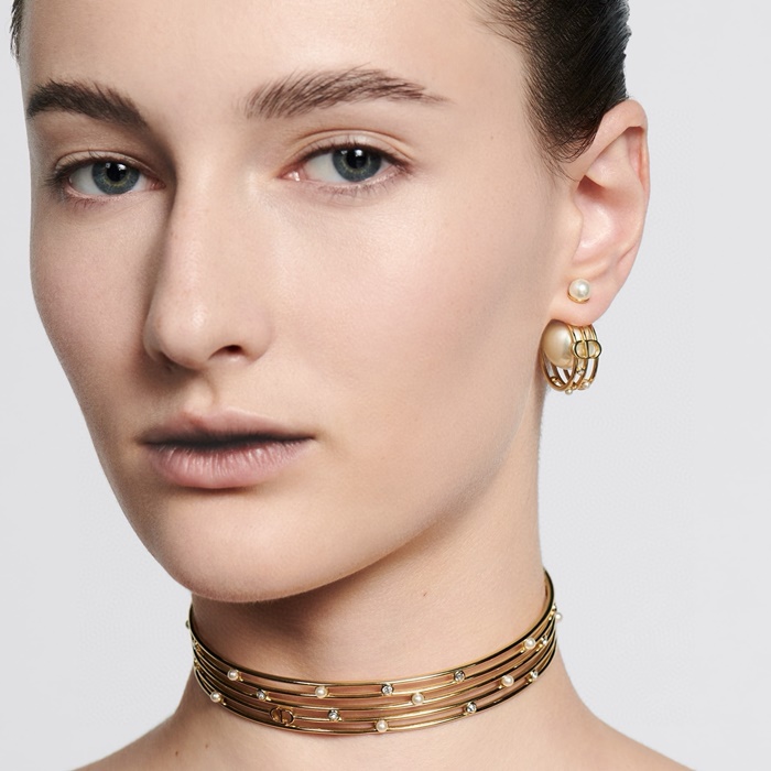 ディオールレディースゴールドピアスc667