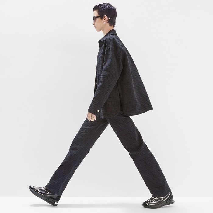 ェンディユニセックスブラックスニーカーe554