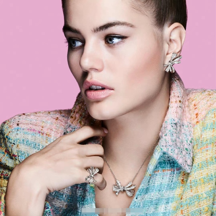 グラフ女性ゴールドピアスc916