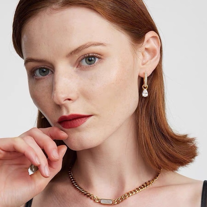 セリーヌレディースゴールドピアスc955