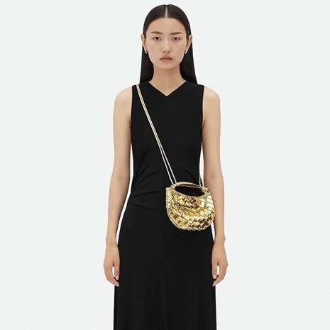 ボッテガヴェネタレディースゴールドサーディンチョークa18