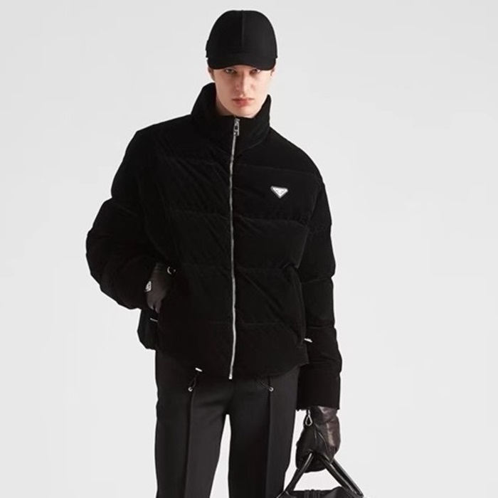 プラダメンズブラックパディングl58