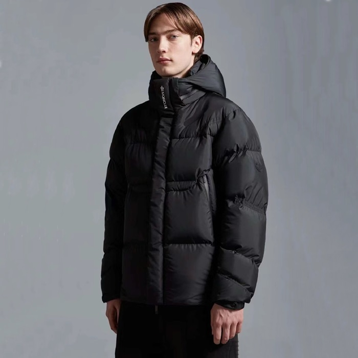 モンクレールメンズダウンブラックパディングl157