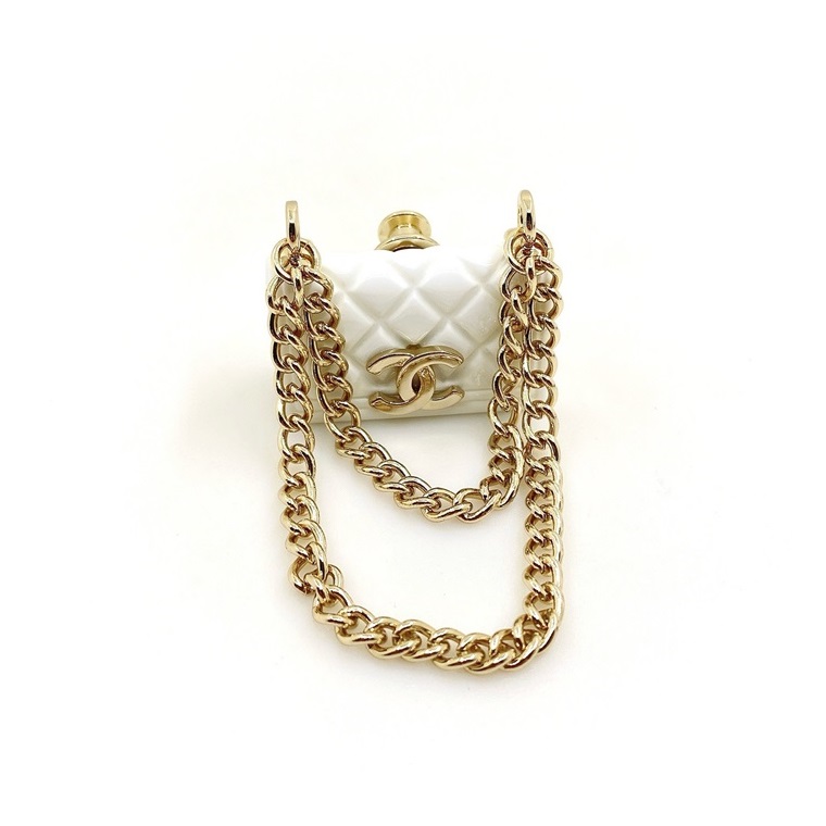 シャネルレディースゴールドブローチc1324