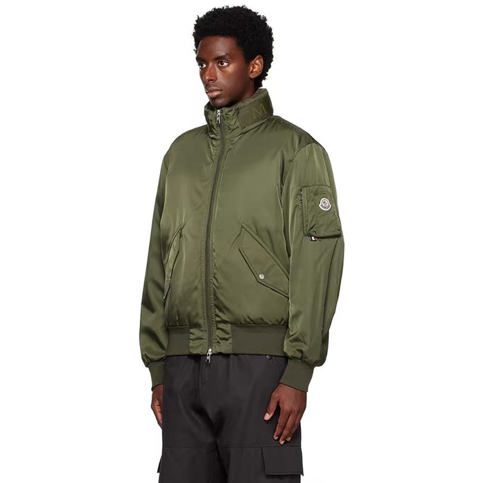 モンクレールメンズダウンジャケットc19