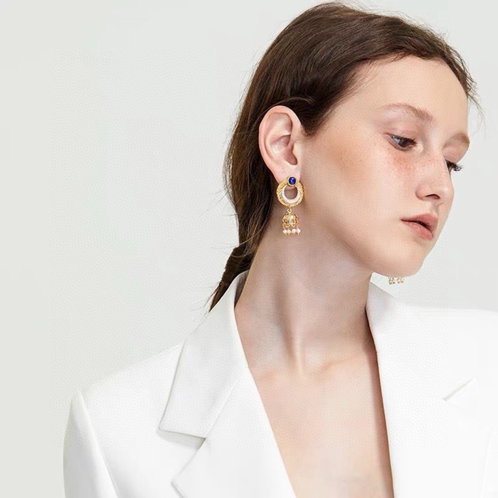 ボッテガヴェネタレディースゴールドピアスc1335