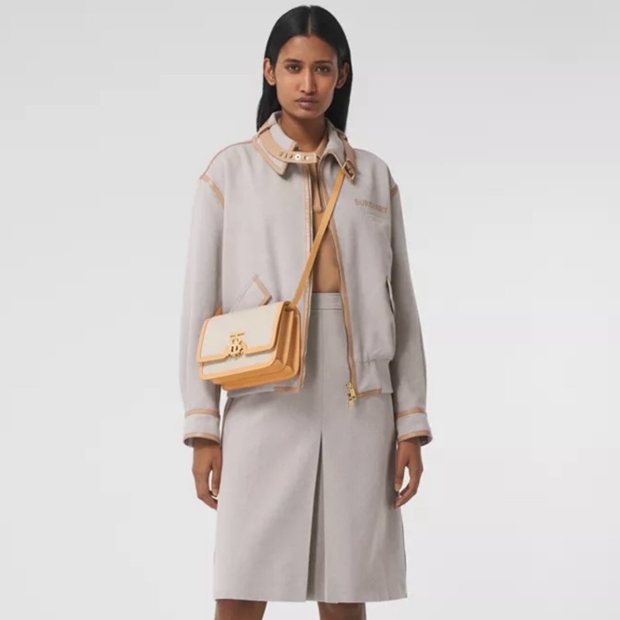 バーバリーレディースオレンジクロスバッグb35