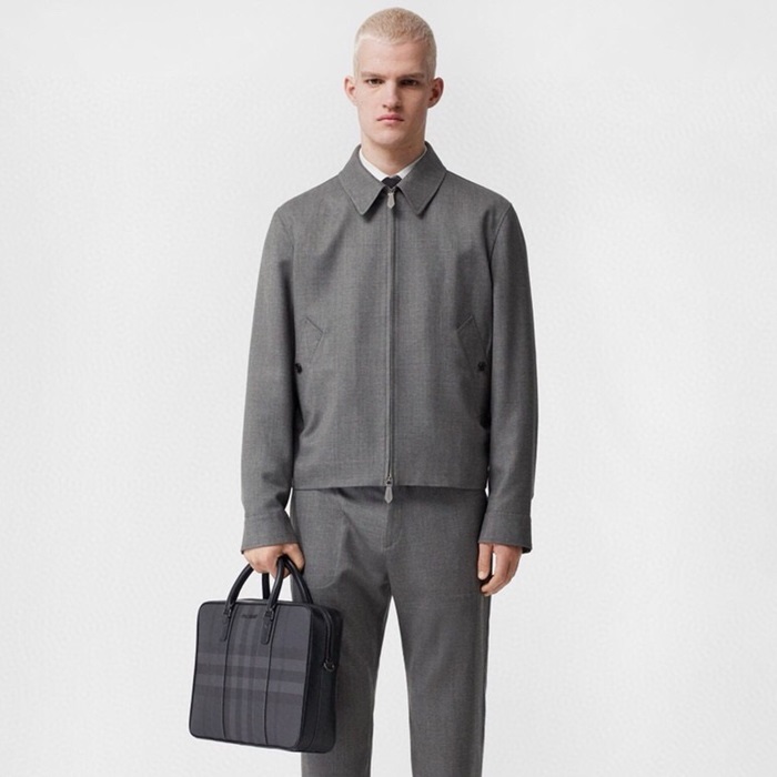 バーバリーメンズブラックブリーフケースb39