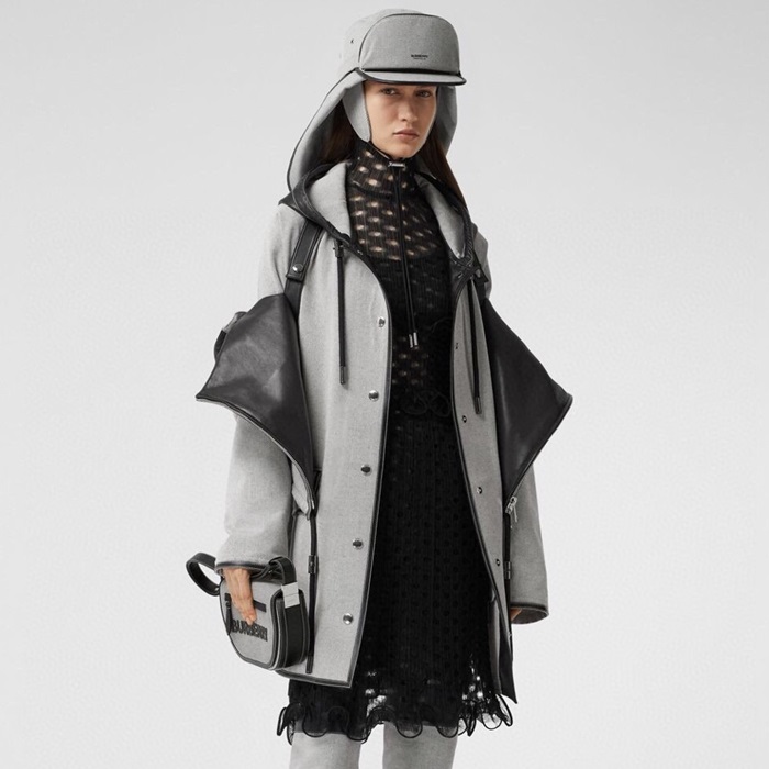 バーバリーレディースブラッククロスバッグb40