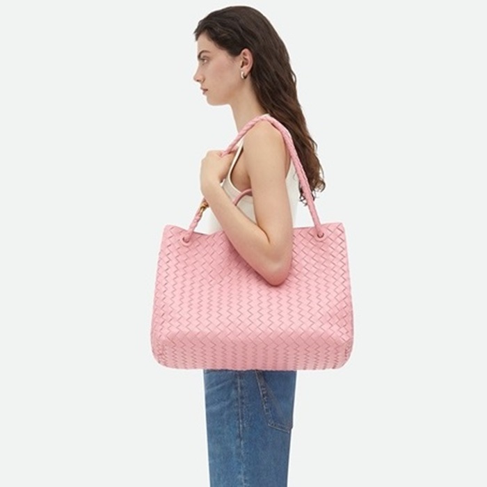 ボッテガヴェネタレディースピンクアンディアーモb113