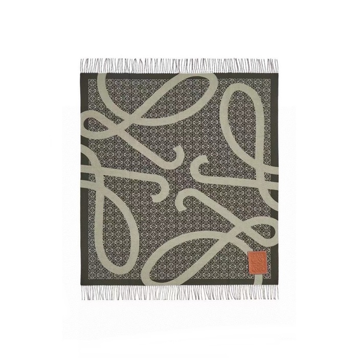 ロエベレディースイニシャルマフラーc1500