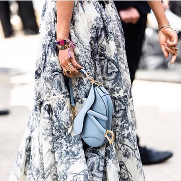 ディオールレディースブルーサドルバッグb398