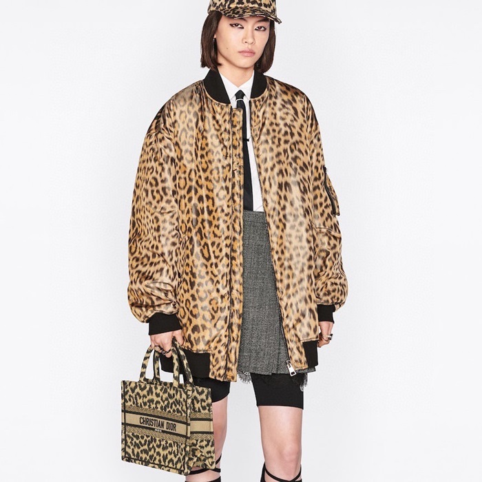 ディオールレディースブックトートバッグb520