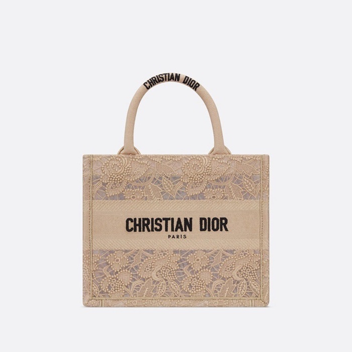 ディオールレディースベージュブックトートバッグb560