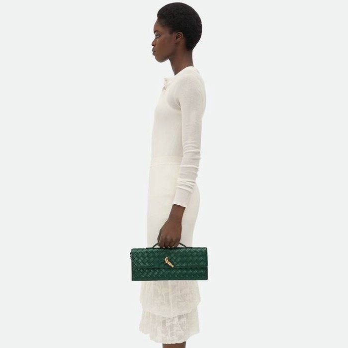 ボッテガヴェネタレディースグリーンクラッチバッグb583