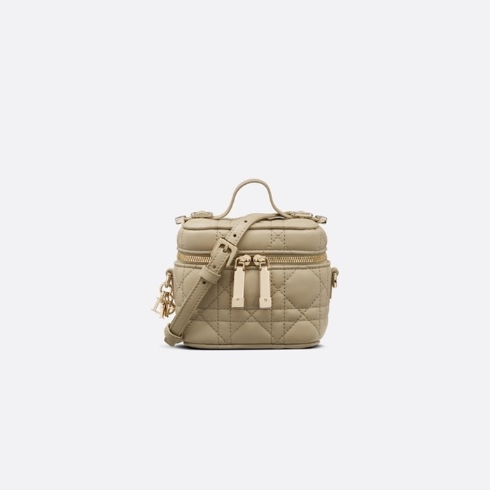 ディオールレディースベージュベニティb683