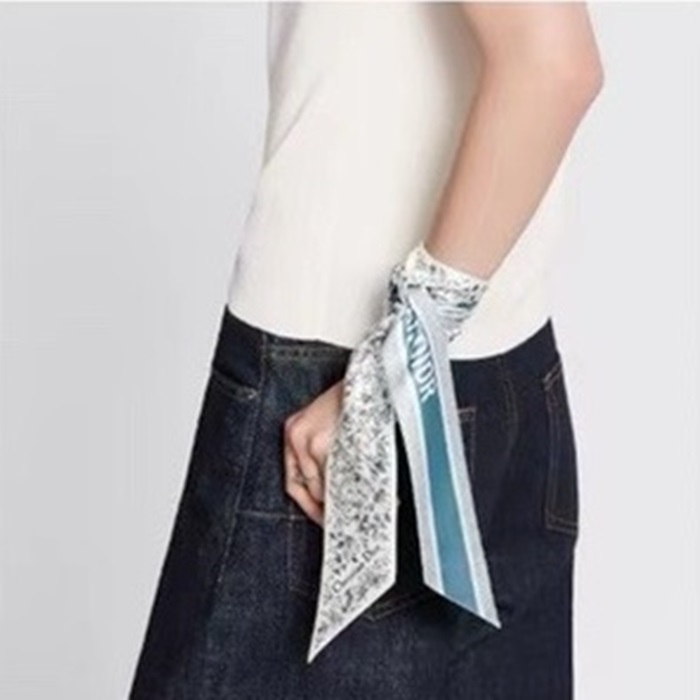 ディオールレディースブルーc1632