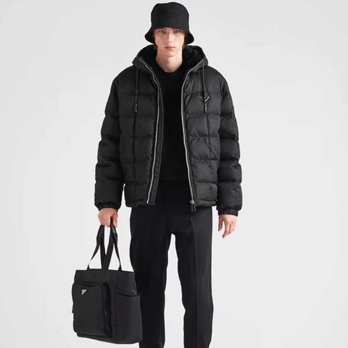 プラダメンズモダントートバッグr910