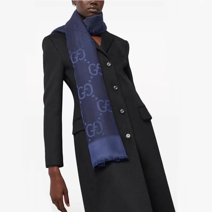 グッチレディースブルーニットc1713