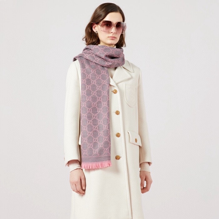 グッチレディースピンクニットc1720