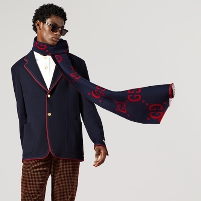 グッチユニセックスネイビーマフラーc1760
