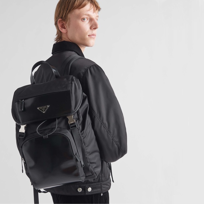 プラダメンズリナイロンブラックバックパックb966