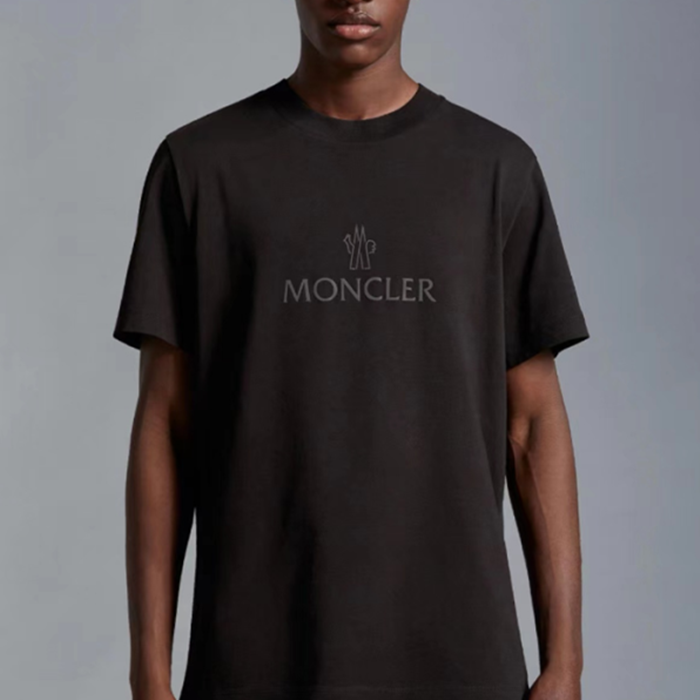 モンクレールメンズブラッククルーネック半袖Tシャツc170