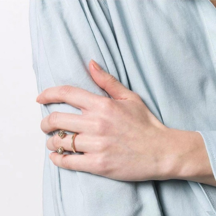 アレクサンダーマックイーンレディースゴールドリングc1880