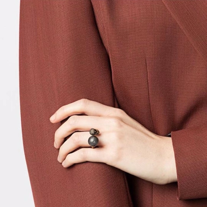 アレクサンダーマックイーンレディースゴールドリングc1883