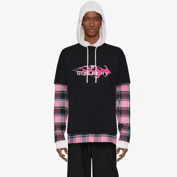 ジバンシィメンズブラック半袖Tシャツc287